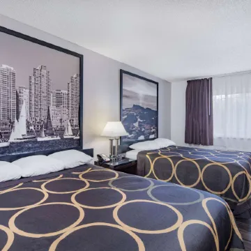 Super 8 by Wyndham San Diego Hotel Circle Отели рядом с достопримечательностью «Пляж Мишен-Бич»