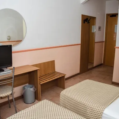 هوتل كورالو Hotels near بونولا