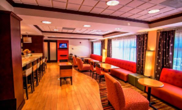 Hampton Inn Groton/Mystic - Housity