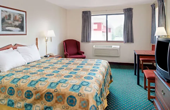 奧馬哈埃普利機場-卡特湖温德姆速8酒店