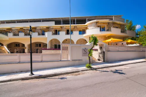 Neikos Luxury Suites