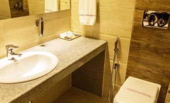 Sangai Continental (The Boutique Hotel)