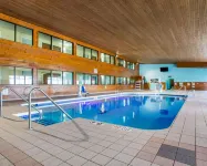 AmericInn by Wyndham Green Bay Near Stadium - Motels