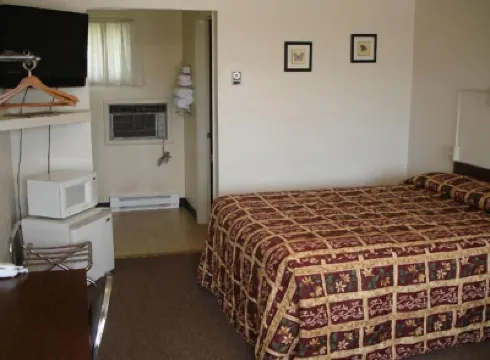 Tops Motel Hotel di 