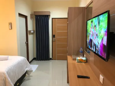 Lcr Hotel Hotel dekat TOKO INTAN FOTO COPY ENDE