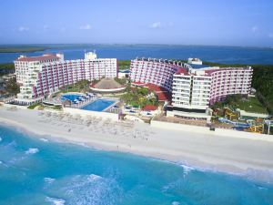 Crown Paradise Club Cancun All Inclusive