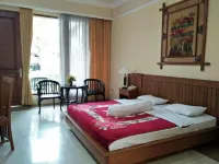 Hotel Mustika Tuban Hotel dekat Parkiran Makam Sunan Bonang