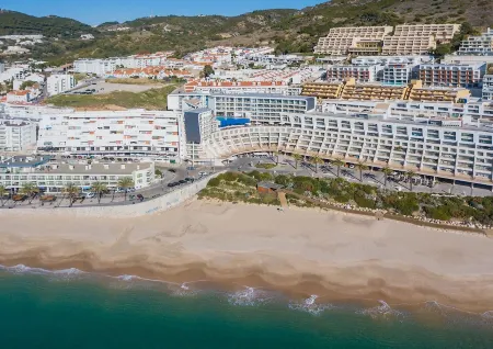 Sesimbra Oceanfront Hotel