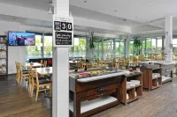 Hotel Aura Design & Garden Pool Hotels in Predboj