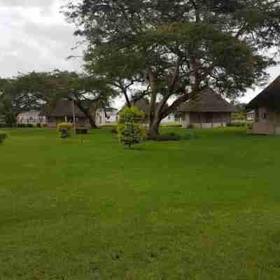 Noma-Nini Lodge Hotel Exterior