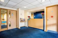 TRAVELODGE HUDDERSFIELD Hotel a Lepton