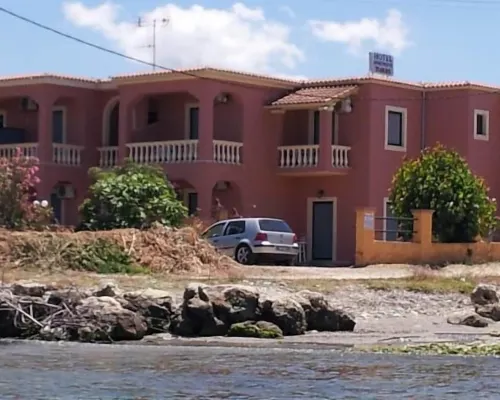 Makris Apartments Hotel di Roda