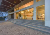 Harris Hotel Seminyak Hotels near Banjar Lingga Bumi