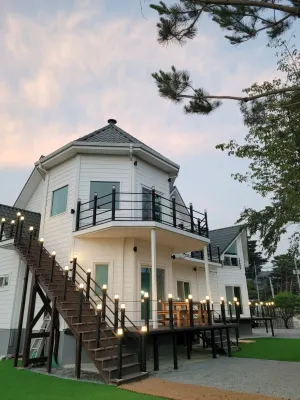 Taean Stay April 7th Pension Hotel dekat Kkotji Beach
