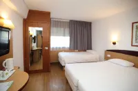 Travelodge Barcelona del Valles Các khách sạn ở Valles Occidental