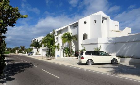 BahaSea Backpackers - Housity