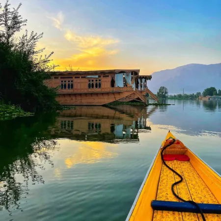 Inshallah Houseboats