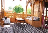 Inshallah Houseboats Hotels in Srinagar