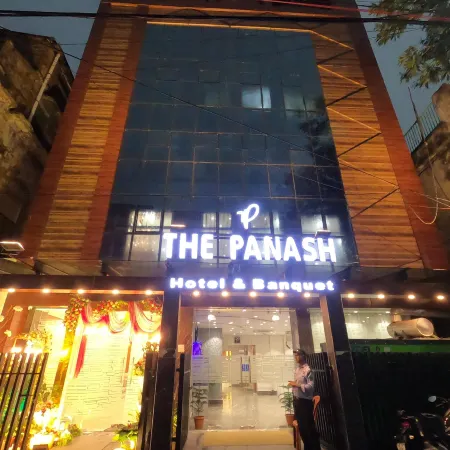 The Panash Hotel & Banquets Отели рядом с достопримечательностью «Мост Хора»