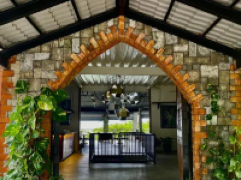 Leuchtturm Resort Hotels in Boljoon