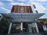 Wee Hostel Hotels in 
