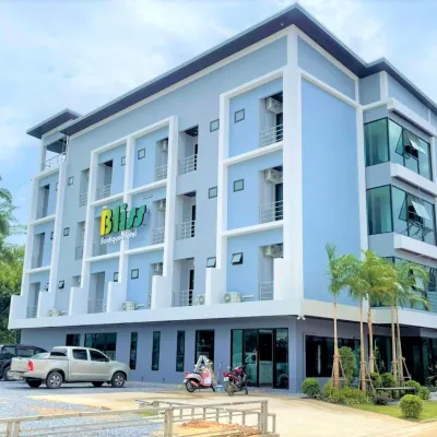 極樂精品酒店 鄰近董里体育场的酒店