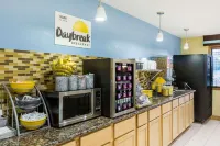Days Inn by Wyndham Ankeny - des Moines - breakfast