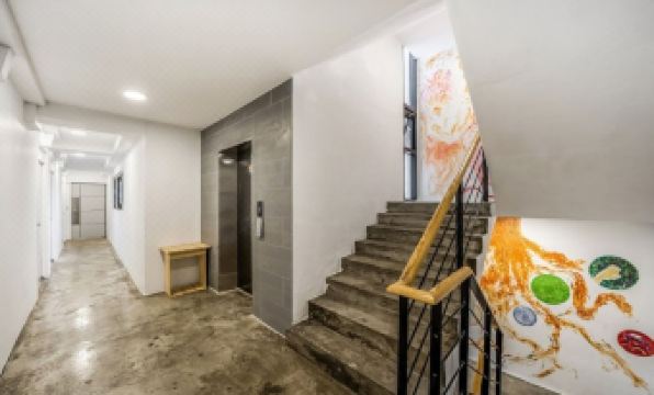 1. 스테이 산타루치..