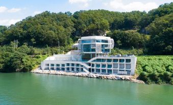 suiteian hotel & resort