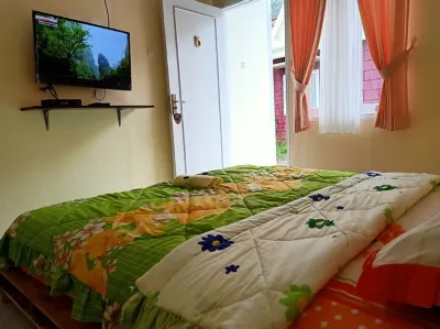 Istana Bromo Hotel dekat Masjid Attaqwa LTMNU Dsn. Wonorejo Desa. Kandang Tepus Senduro Lumajang