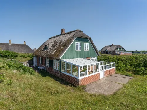 "Mattias" - 100m from the Sea - 3-Star