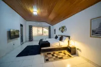 The Cabyn (by Blue Angels) Hotel a Agbogba