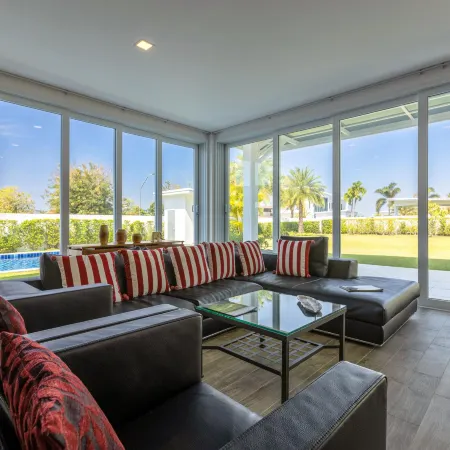 Modern 3 Bedroom Pool Villa (PG19)