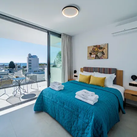 Regency Boutique Hotel Holiday Suits Отели рядом с достопримечательностью «Като-Пафос»