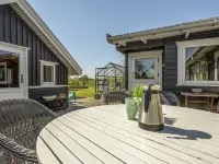 "Ylvie" - 150m from the Sea Hotels in Frorup