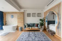 Lvxingjia Apartment (Yulin North Street No.3)