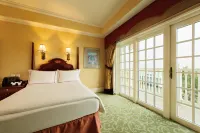 Hong Kong Disneyland Hotel