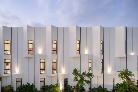 JW Naungan Coliving Отели рядом с достопримечательностью «Balekambang Park»