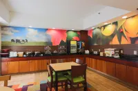 Comfort Inn & Suites - breakfast