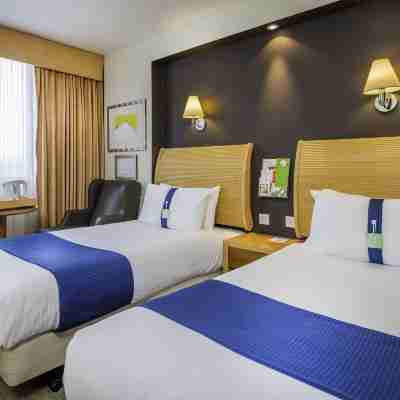 Holiday Inn Glasgow Airport Rooms