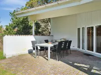 "Leoni" - 500m from the Sea
