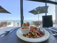 Bar-t-Nique Guest House - breakfast