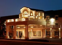 Chateau Louis Hotel & Conference Centre - Jacuzzi