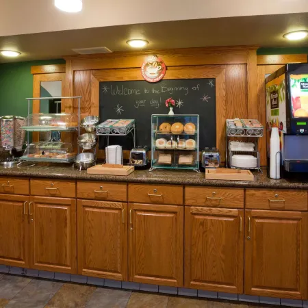 AmericInn by Wyndham Thief River Falls