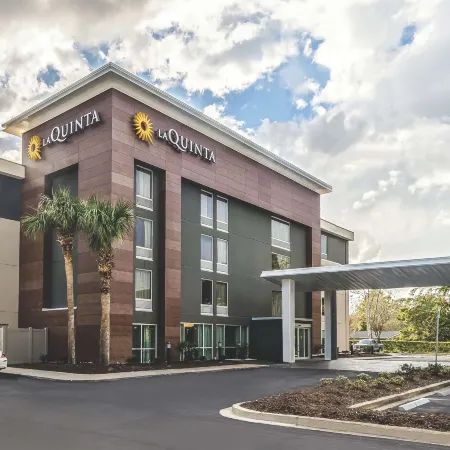 La Quinta Inn & Suites by Wyndham Myrtle Beach - N Kings Hwy