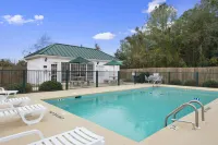 Baymont by Wyndham Thomasville - Pools