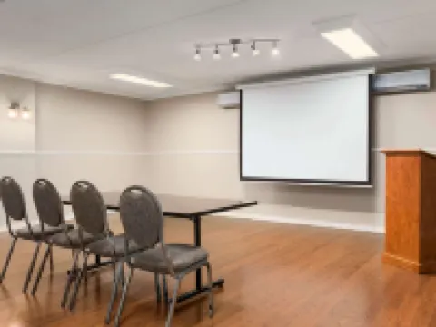 Travelodge by Wyndham Owen Sound Hotels in Grey County