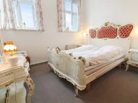 "Esja" - 22km from the Sea Hotels in Bredebro