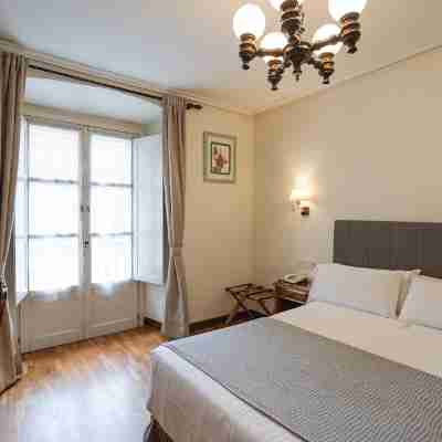 Hotel Asturias Rooms