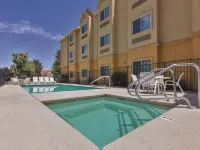 لا كينتا إن آند سويتس باي ويندام تولاري فنادق في تولير